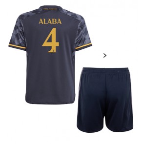 Lacne Dětský Futbalové dres Real Madrid David Alaba #4 2023-24 Krátky Rukáv - Preč (+ trenírky)